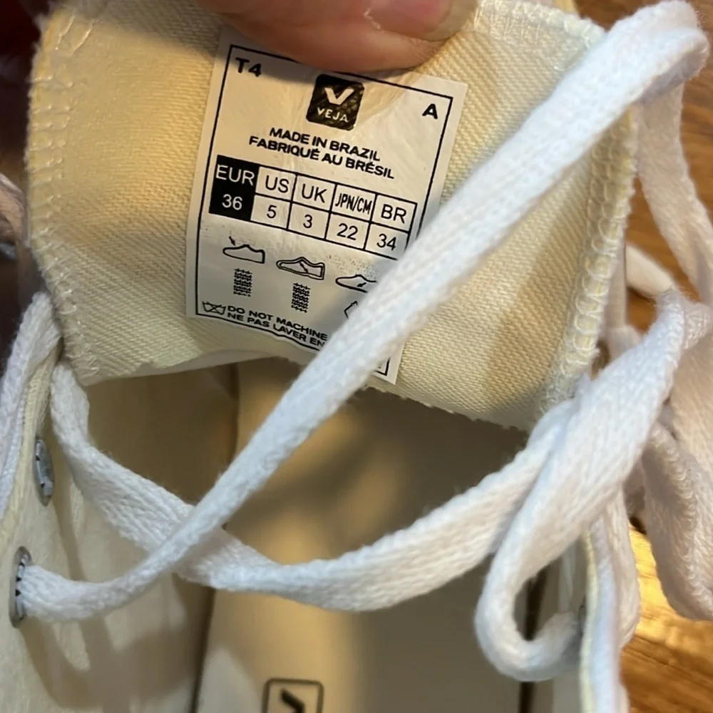 VEJA Nova High Top Canvas White Butter Sole Size 5 NIB
